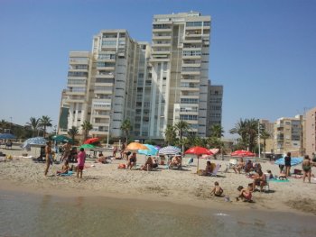 Piscina y solarium