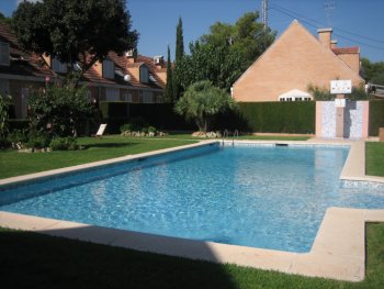 Alquiler de bungalow en las rotas (denia), zona residencfial tranquila