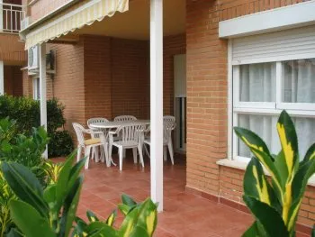 Piso bajo en denia, con acceso directo a la pisicna junto a la pla (3)