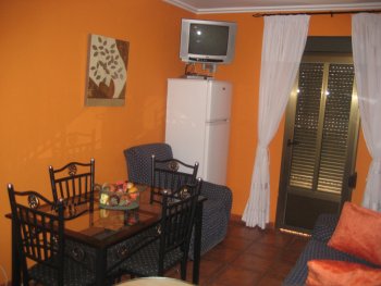 Bonito apartamento urb. el palmar (5)