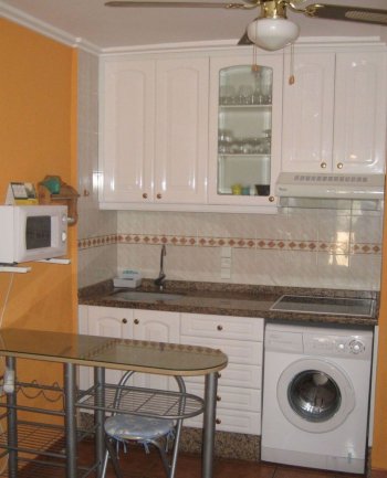 Bonito apartamento urb. el palmar (4)