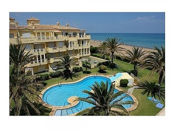 1ª linea, 3 dorm, piscina, terraza 28m², jardin. (2)