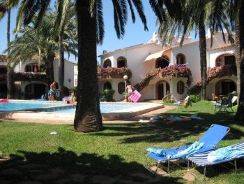 Bungalow a 50 mts de la playa de arena (2)