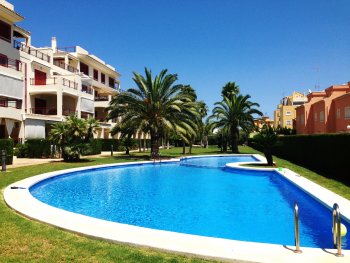 Hermoso apartamento con piscina y amplia terraza. perfecto para tu (6) 
