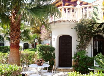 Entrada villa