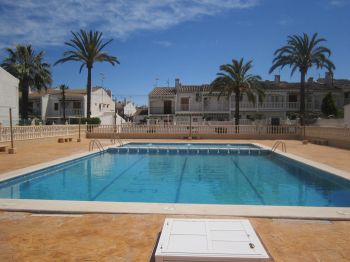 piscina de urbanización