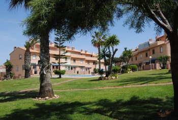 Bungalow para 6 personas con vistas a la playa de la mata. 