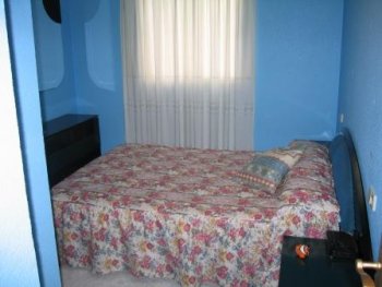 Alquiler ático 2 dorm, a 50 metros de playa. (2)