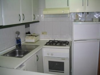 Alquiler ático 2 dorm, a 50 metros de playa. (4)