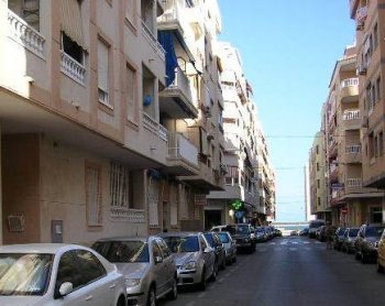 Alquiler ático 2 dorm, a 50 metros de playa. (5)