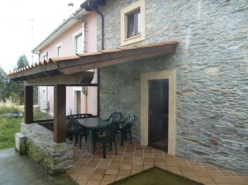 Patio trasero orientacion este