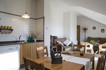 Apartamentos rurales con jardin, preciosas vistas al campo, en ast (4)