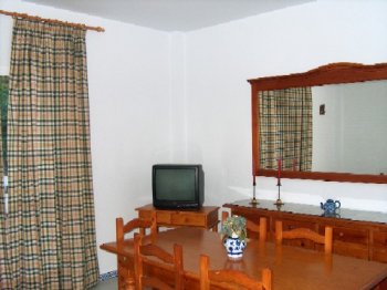 Alquiler de apartamento en la barrosa - urb. la almadraba (2)