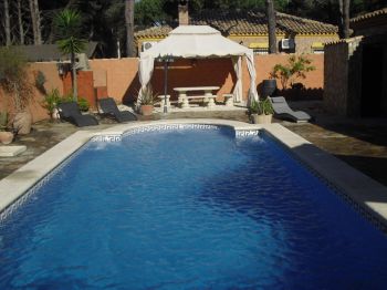 PISCINA Y MERENDERO