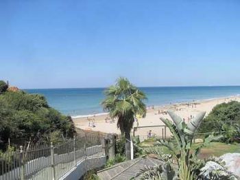 Chalet a orillas de la playa con vistas al mar en la selecta urban (4)