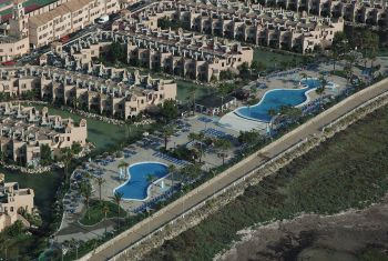 Alquilo d�plex en el complejo bah�a sur. andalucia 4/6 personas.