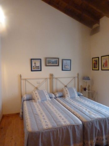 BONITO CHALET PAREADO EN COMILLAS (7)