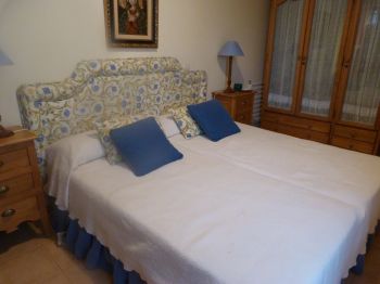BONITO CHALET PAREADO EN COMILLAS (4)
