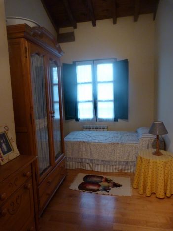BONITO CHALET PAREADO EN COMILLAS (5)