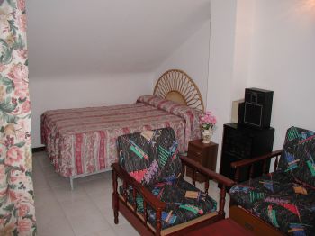 Laredo. Chalet con garaje y jardin. (7)