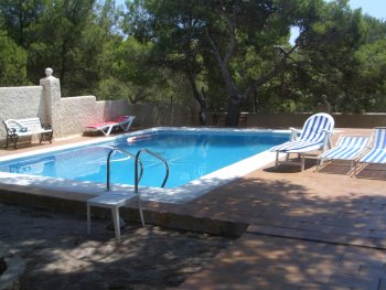 Villa con piscina frente mar (2)