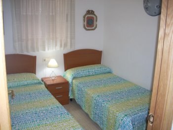 2ª HABITACION CON ARMARIO EMPOTRADO Y JUNTO AL 2º BAÑO