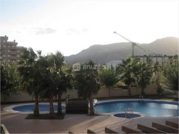piscina con jacuzzi
