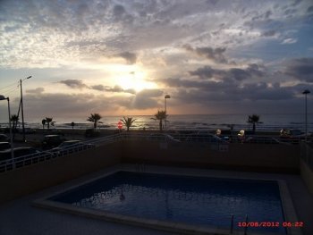 Apartamento en 1 linea y frontal al mar de 90 m2 - playa morro de gos.