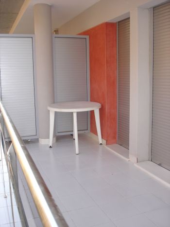 Terraza donde se puede comer o cenar