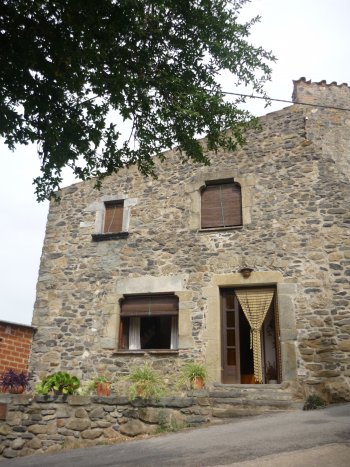 Casa rustica en el pueblo en el empord