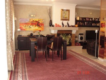 Casa con piscina privada y jardin (7)