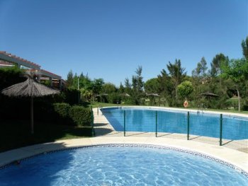 Casa en islantilla con jardín privado y vistas al golf (4)