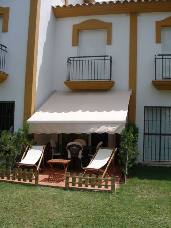 Chalet adosado en la urbanización golf playa iv, de islantilla en (7)