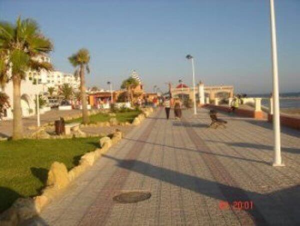 Vista del Paseo Marítimo Caño Guerrero y del mar