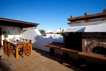 BARBACOA Y COMEDERO AL AIRE LIBRE