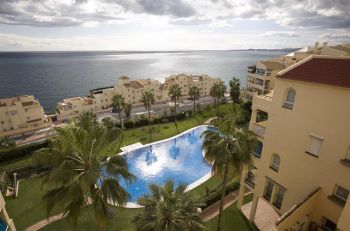 Apartamento frente al Mar de 3 habitaciones con piscina, garaje.