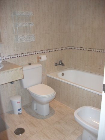 Apartamento 3 dormitorios a 500 mt. de la playa de sabinillas mani (7)