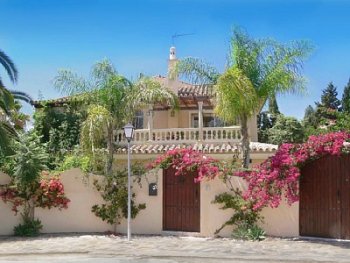 Casa de las flores a 2 km playa capacidad 7 personas 750 la semana