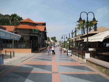 Paseo Marítimo próximo al estudio (50 metros)