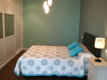 Habitación con cama de matrimonio