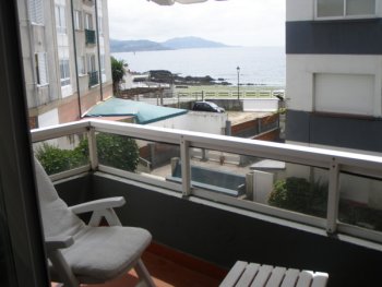 Se alquila apartamento en panxon en 1a linea de playa. (3)
