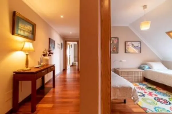 Pasillo y dormitorio doble