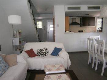 casa de diseño urbanizacion piscina (4)