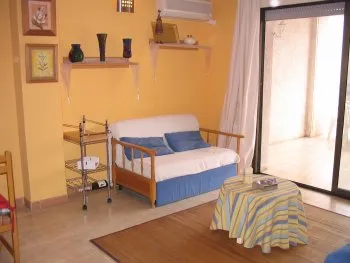 cocina americana junto con salon