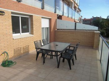 Apartamento  planta Baja con piscina  (2) 