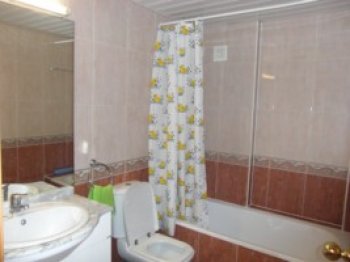 Se alquila apartamento 6 plazas en salou 1ª linea mar (calle bosc (7)