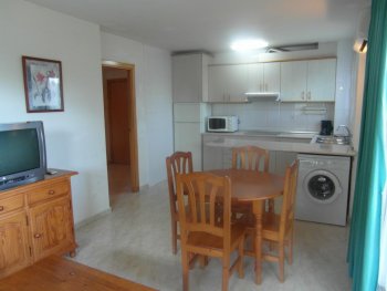 Se alquila apartamento 6 plazas en salou 1ª linea mar (calle bosc (6)