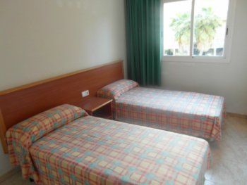 Se alquila apartamento 6 plazas en salou 1ª linea mar (calle bosc (3)