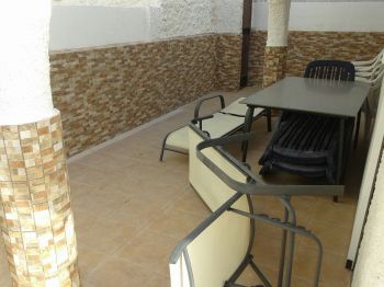 Alquilo apartamento con jardín privado (3)