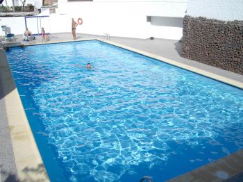 Alquilo apartamento con jardín privado (4)